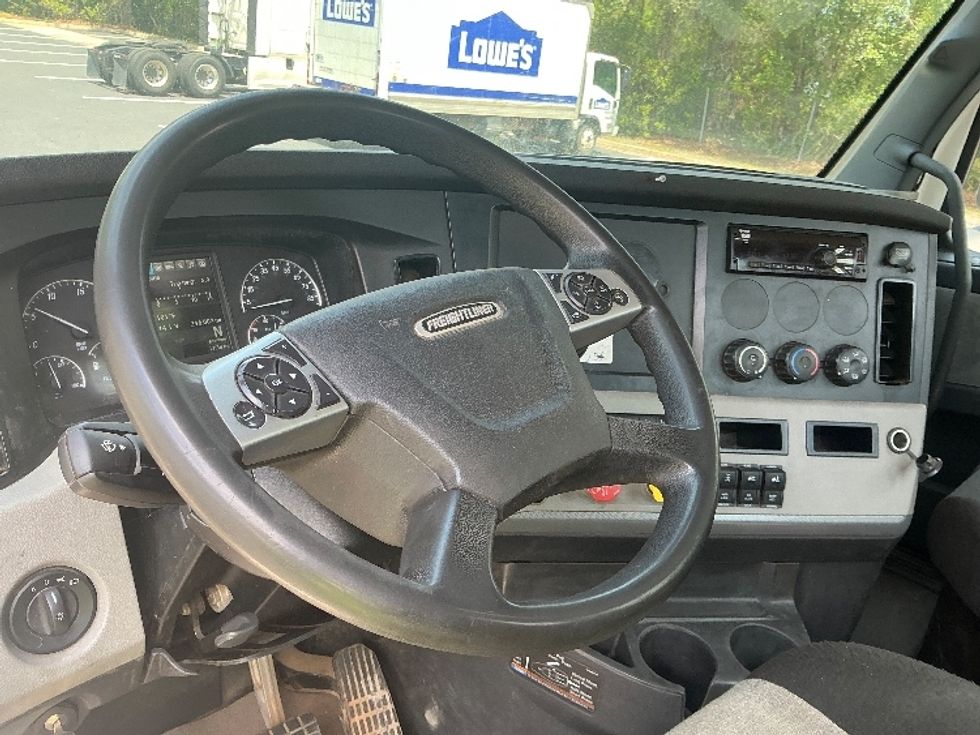 Day Cab Tractor-Heavy Duty Tractors-Freightliner-2021-T12664ST-Pensacola-FL-246,005\n\t\tmiles-$ 67,750 - Image 10