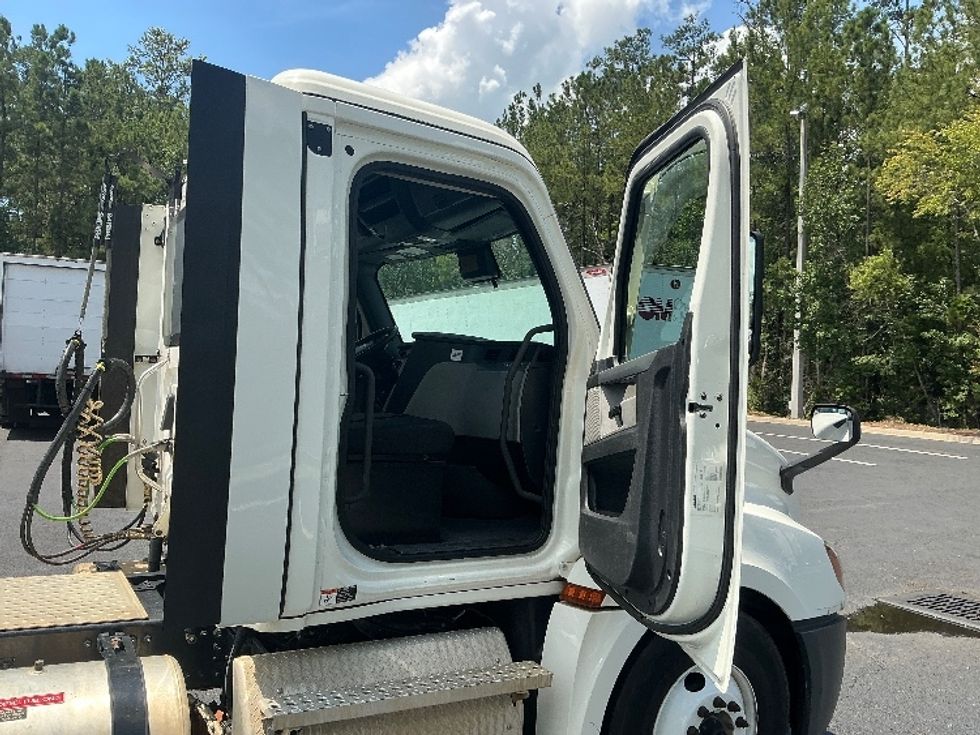 Day Cab Tractor-Heavy Duty Tractors-Freightliner-2021-T12664ST-Pensacola-FL-246,005\n\t\tmiles-$ 67,750 - Image 12