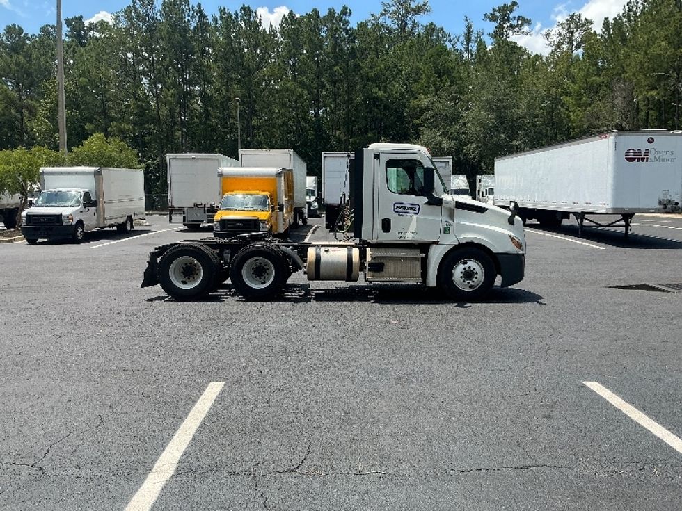 Day Cab Tractor-Heavy Duty Tractors-Freightliner-2021-T12664ST-Pensacola-FL-246,005\n\t\tmiles-$ 67,750 - Image 8