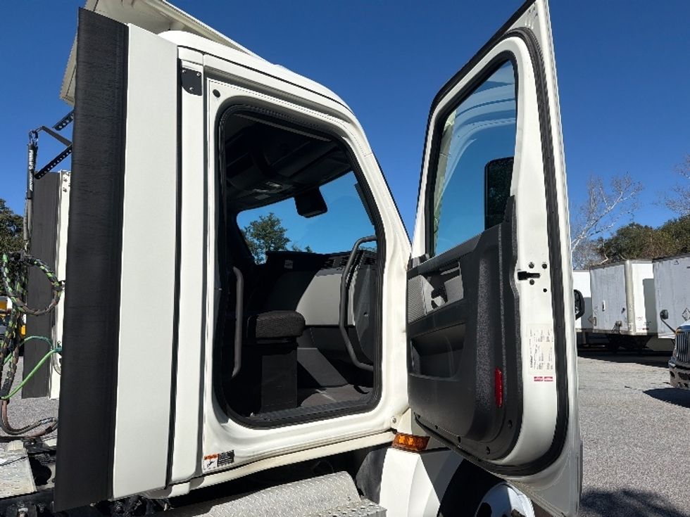 Day Cab Tractor-Heavy Duty Tractors-Freightliner-2021-T12664ST-Pensacola-FL-256,429\n\t\tmiles-$ 67,000 - Image 12