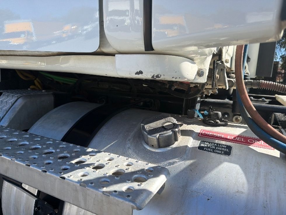 Day Cab Tractor-Heavy Duty Tractors-Freightliner-2021-T12664ST-Pensacola-FL-256,429\n\t\tmiles-$ 67,000 - Image 18