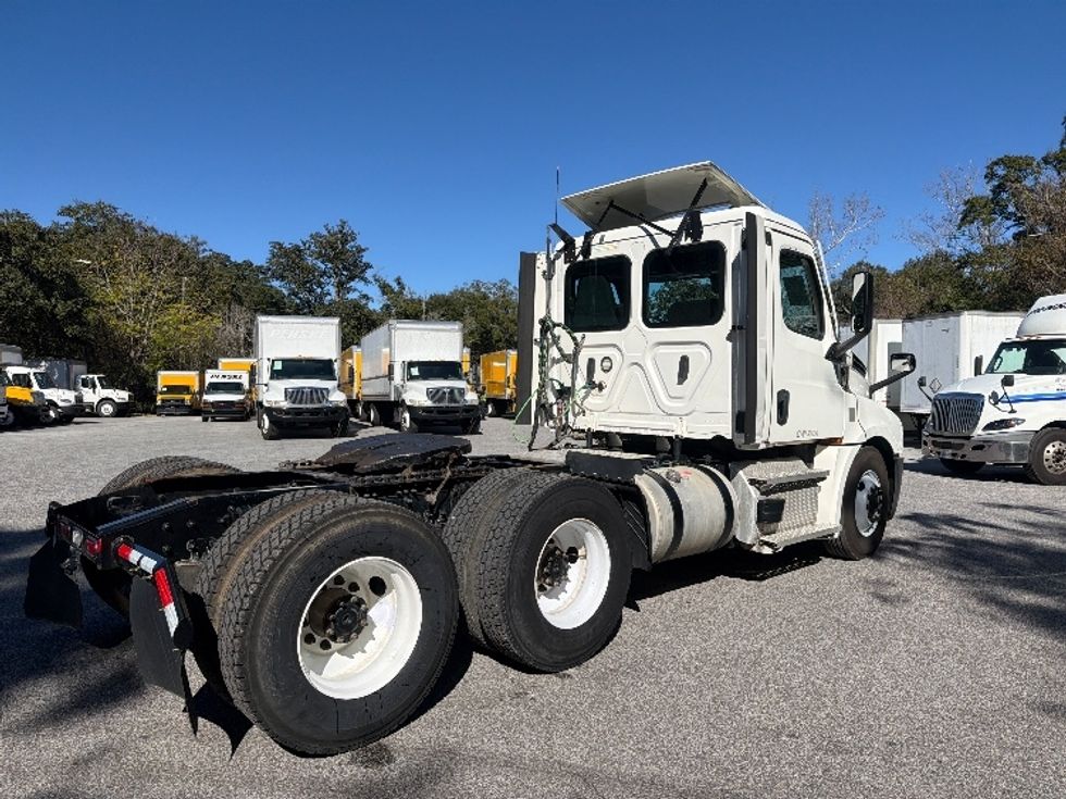 Day Cab Tractor-Heavy Duty Tractors-Freightliner-2021-T12664ST-Pensacola-FL-256,429\n\t\tmiles-$ 67,000 - Image 7