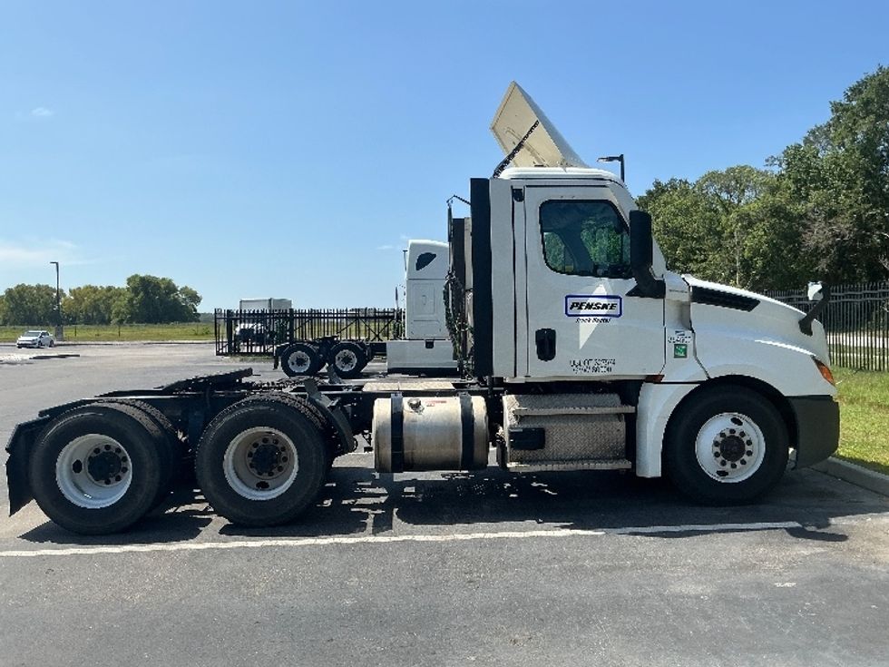 Day Cab Tractor-Heavy Duty Tractors-Freightliner-2021-T12664ST-Pensacola-FL-258,947\n\t\tmiles-$ 66,750 - Image 8