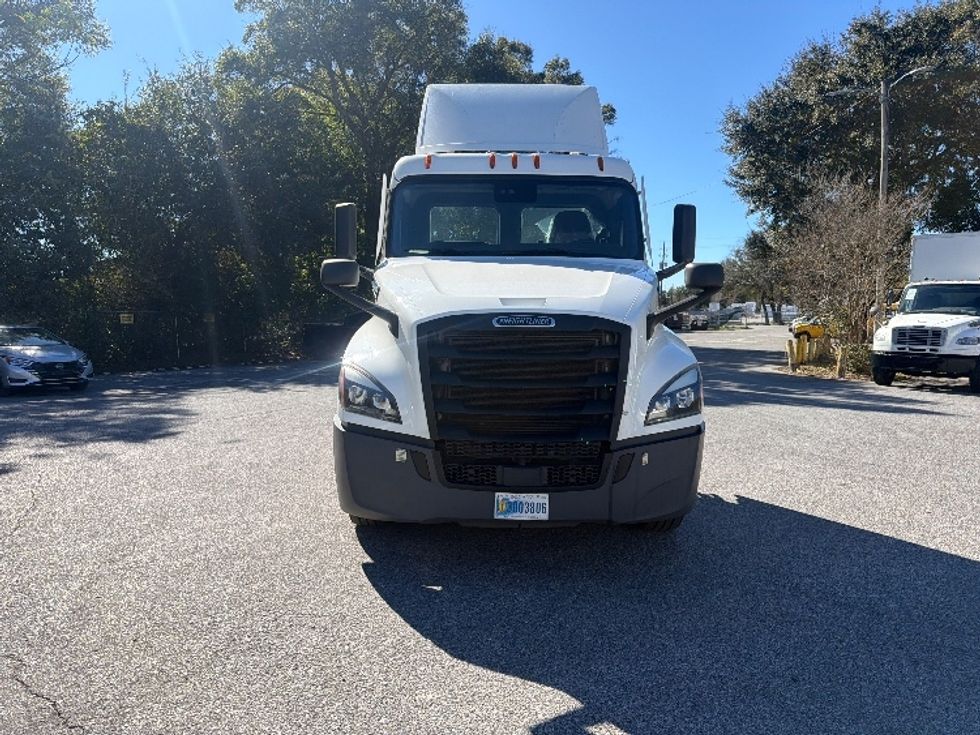 Day Cab Tractor-Heavy Duty Tractors-Freightliner-2021-T12664ST-Pensacola-FL-303,534\n\t\tmiles-$ 64,500 - Image 2