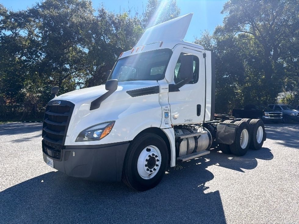 Day Cab Tractor-Heavy Duty Tractors-Freightliner-2021-T12664ST-Pensacola-FL-303,534\n\t\tmiles-$ 64,500 - Image 3