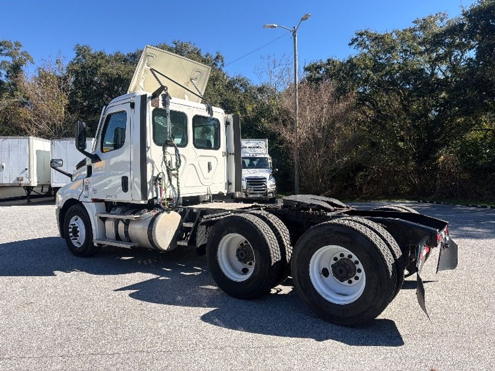 Day Cab Tractor-Heavy Duty Tractors-Freightliner-2021-T12664ST-Pensacola-FL-303,534\n\t\tmiles-$ 64,500 - Image 5