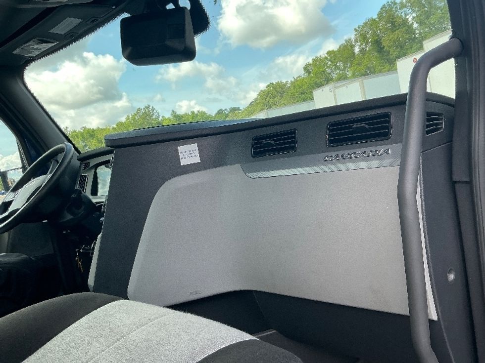 Day Cab Tractor-Heavy Duty Tractors-Freightliner-2021-T12664ST-Pensacola-FL-496,485\n\t\tmiles-$ 50,750 - Image 13