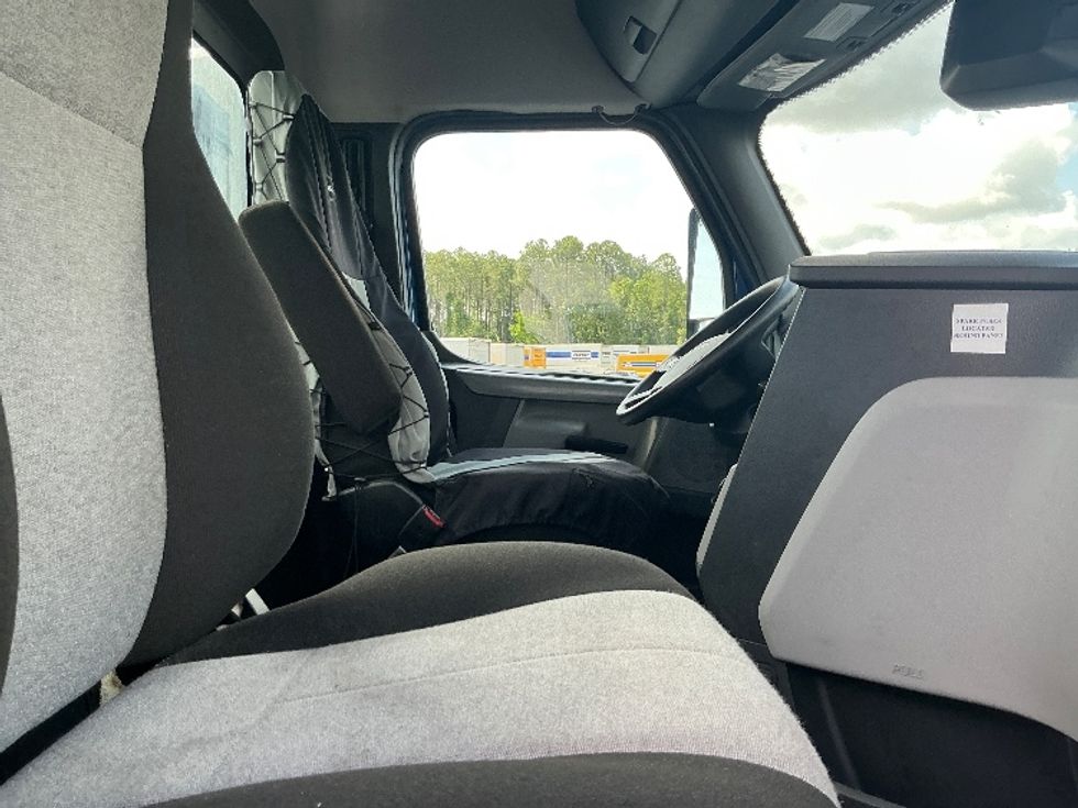 Day Cab Tractor-Heavy Duty Tractors-Freightliner-2021-T12664ST-Pensacola-FL-496,485\n\t\tmiles-$ 50,750 - Image 14