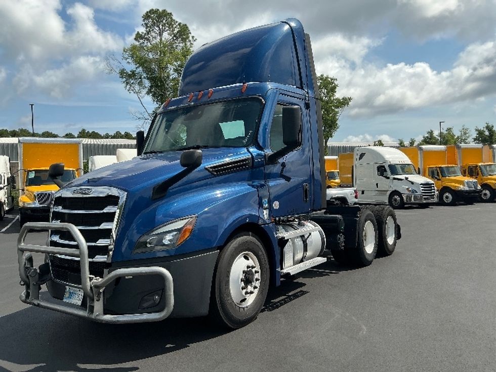 Day Cab Tractor-Heavy Duty Tractors-Freightliner-2021-T12664ST-Pensacola-FL-496,485\n\t\tmiles-$ 50,750 - Image 3