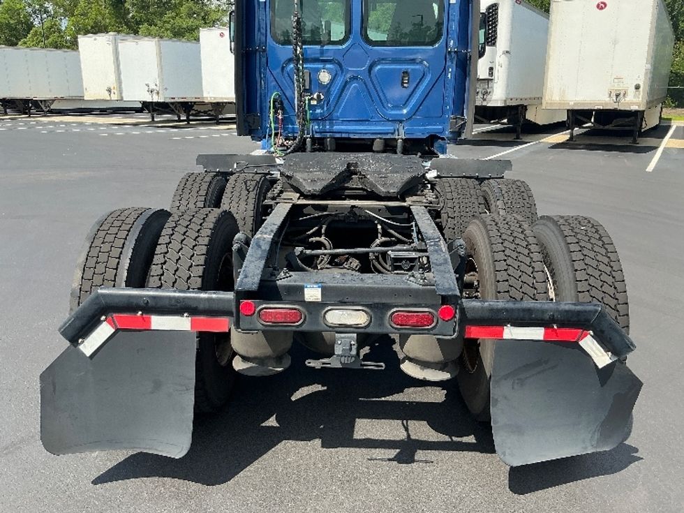 Day Cab Tractor-Heavy Duty Tractors-Freightliner-2021-T12664ST-Pensacola-FL-496,485\n\t\tmiles-$ 50,750 - Image 6