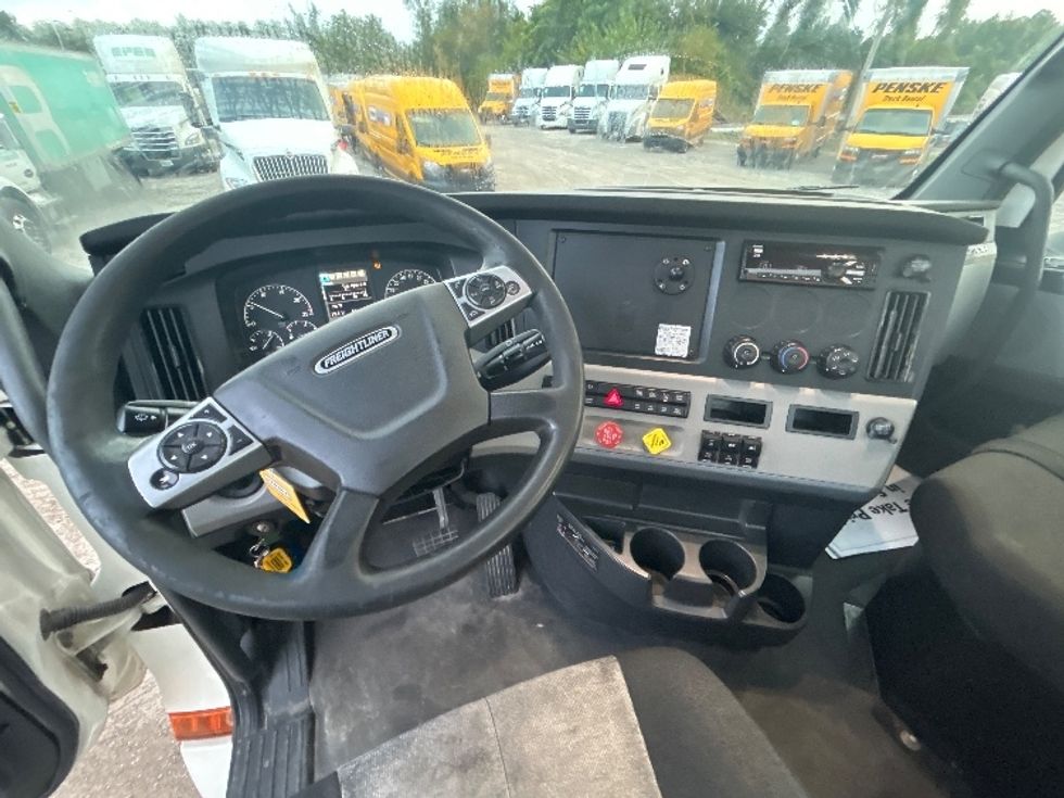 Day Cab Tractor-Heavy Duty Tractors-Freightliner-2021-T12664ST-Pensacola-FL-513,336\n\t\tmiles-$ 48,000 - Image 11