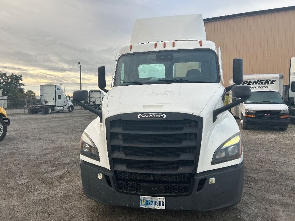 Day Cab Tractor-Heavy Duty Tractors-Freightliner-2021-T12664ST-Pensacola-FL-513,336\n\t\tmiles-$ 48,000 - Image 2