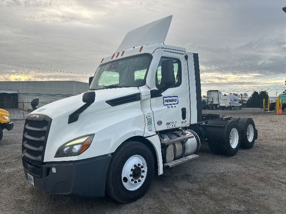 Day Cab Tractor-Heavy Duty Tractors-Freightliner-2021-T12664ST-Pensacola-FL-513,336\n\t\tmiles-$ 48,000 - Image 3