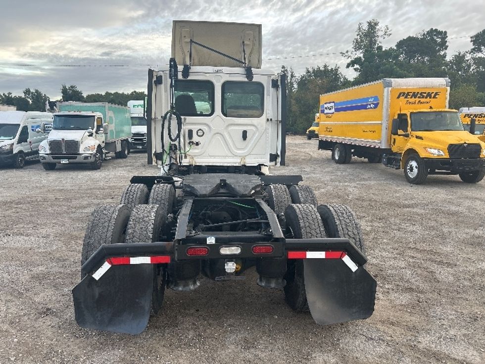 Day Cab Tractor-Heavy Duty Tractors-Freightliner-2021-T12664ST-Pensacola-FL-513,336\n\t\tmiles-$ 48,000 - Image 6