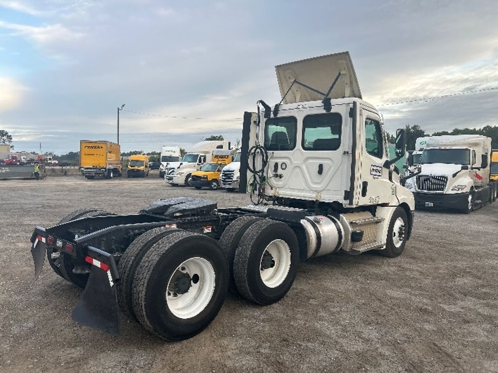 Day Cab Tractor-Heavy Duty Tractors-Freightliner-2021-T12664ST-Pensacola-FL-513,336\n\t\tmiles-$ 48,000 - Image 7
