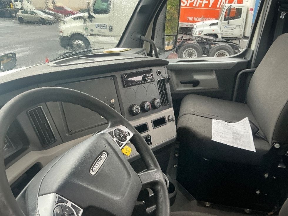 Day Cab Tractor-Heavy Duty Tractors-Freightliner-2021-T12664ST-Pensacola-FL-520,701\n\t\tmiles-$ 47,250 - Image 10