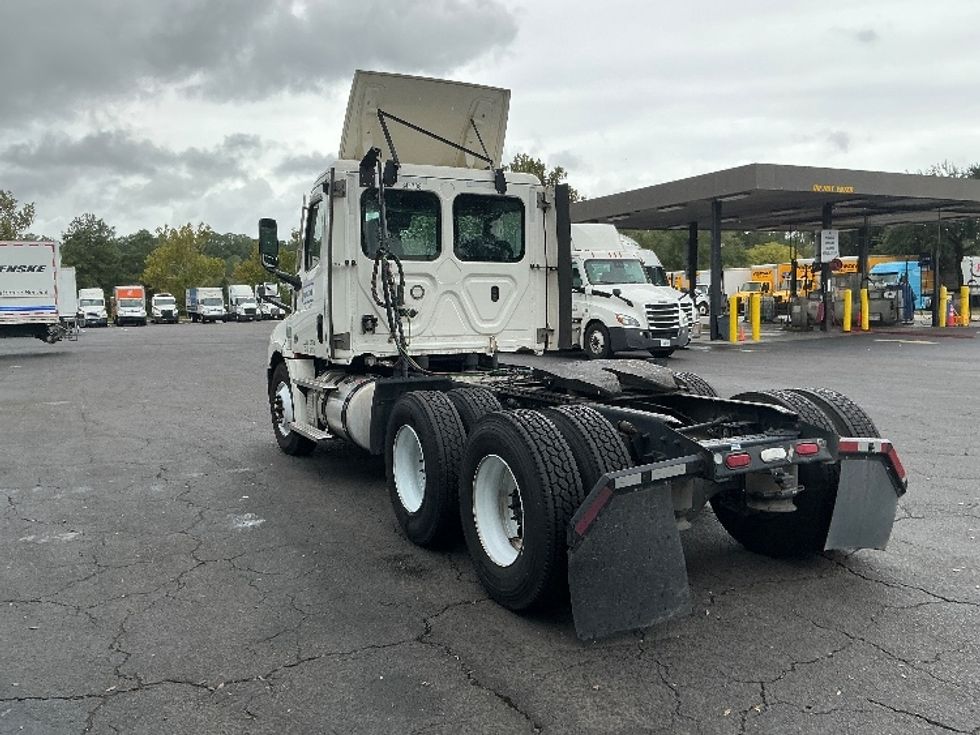 Day Cab Tractor-Heavy Duty Tractors-Freightliner-2021-T12664ST-Pensacola-FL-520,701\n\t\tmiles-$ 47,250 - Image 5