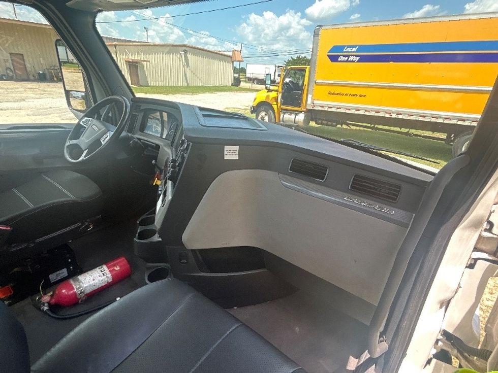 Day Cab Tractor-Heavy Duty Tractors-Freightliner-2021-T12664ST-Pensacola-FL-559,291\n\t\tmiles-$ 42,750 - Image 13
