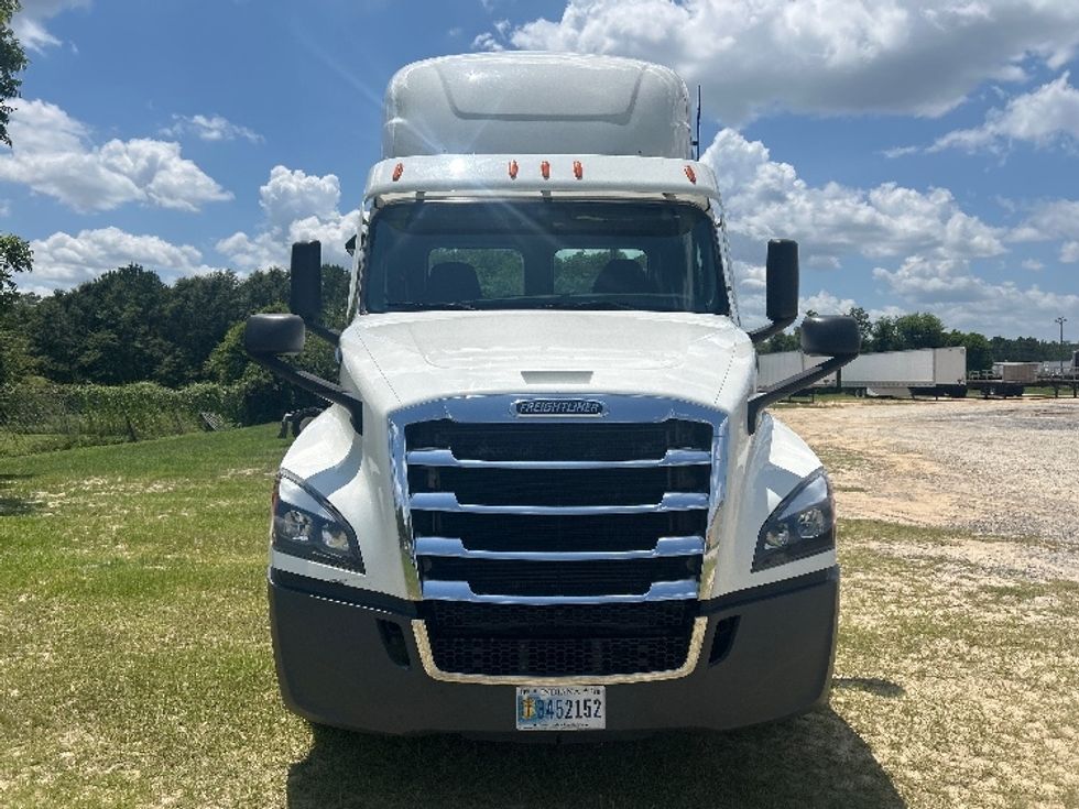 Day Cab Tractor-Heavy Duty Tractors-Freightliner-2021-T12664ST-Pensacola-FL-559,291\n\t\tmiles-$ 42,750 - Image 2
