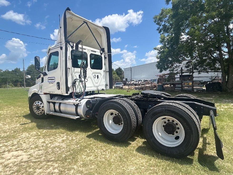Day Cab Tractor-Heavy Duty Tractors-Freightliner-2021-T12664ST-Pensacola-FL-559,291\n\t\tmiles-$ 42,750 - Image 5