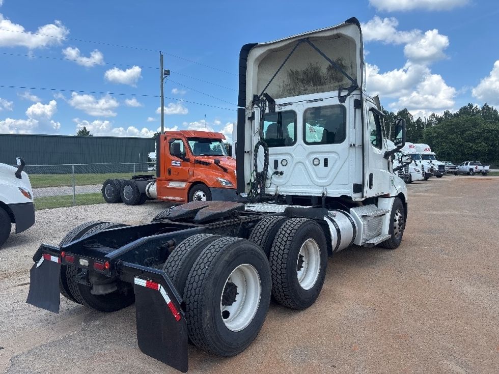Day Cab Tractor-Heavy Duty Tractors-Freightliner-2021-T12664ST-Pensacola-FL-572,026\n\t\tmiles-$ 41,500 - Image 7