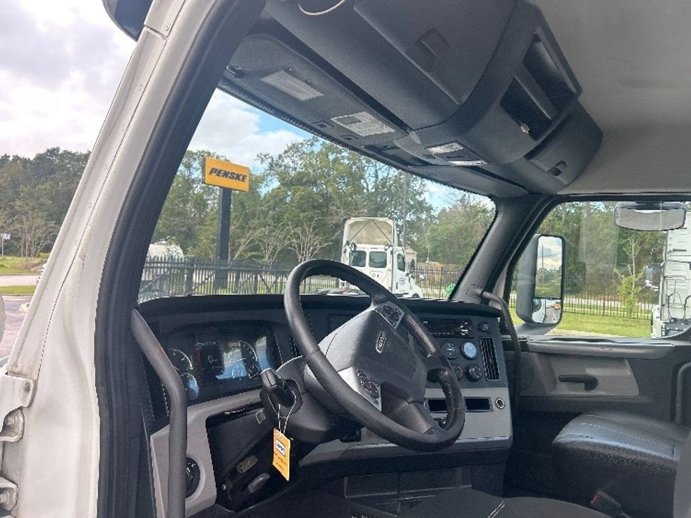 Day Cab Tractor-Heavy Duty Tractors-Freightliner-2021-T12664ST-Pensacola-FL-572,453\n\t\tmiles-$ 45,500 - Image 10