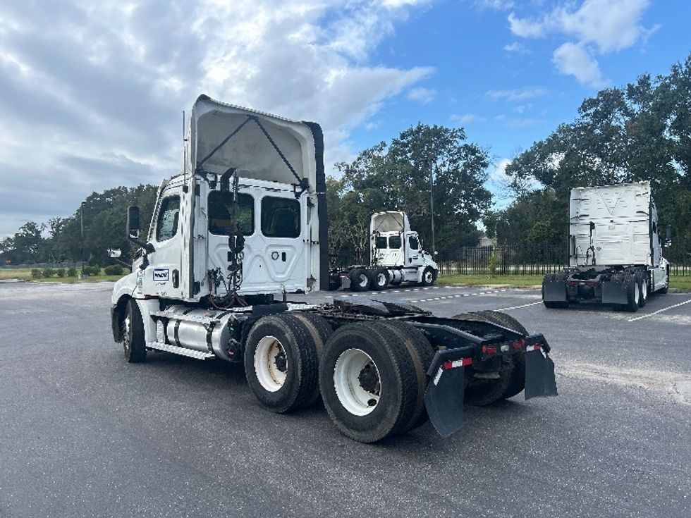 Day Cab Tractor-Heavy Duty Tractors-Freightliner-2021-T12664ST-Pensacola-FL-572,453\n\t\tmiles-$ 45,500 - Image 5