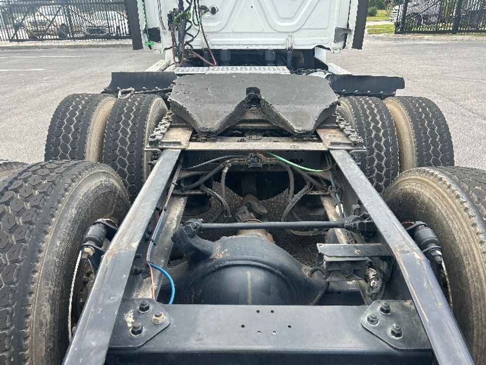 Day Cab Tractor-Heavy Duty Tractors-Freightliner-2021-T12664ST-Pensacola-FL-572,453\n\t\tmiles-$ 45,500 - Image 6