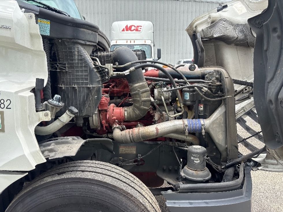 Day Cab Tractor-Heavy Duty Tractors-Freightliner-2021-T12664ST-Pensacola-FL-577,611\n\t\tmiles-$ 41,000 - Image 14