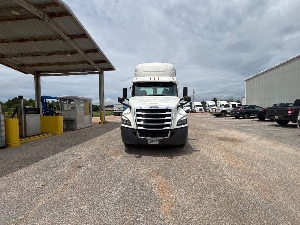 Day Cab Tractor-Heavy Duty Tractors-Freightliner-2021-T12664ST-Pensacola-FL-577,611\n\t\tmiles-$ 41,000 - Image 2