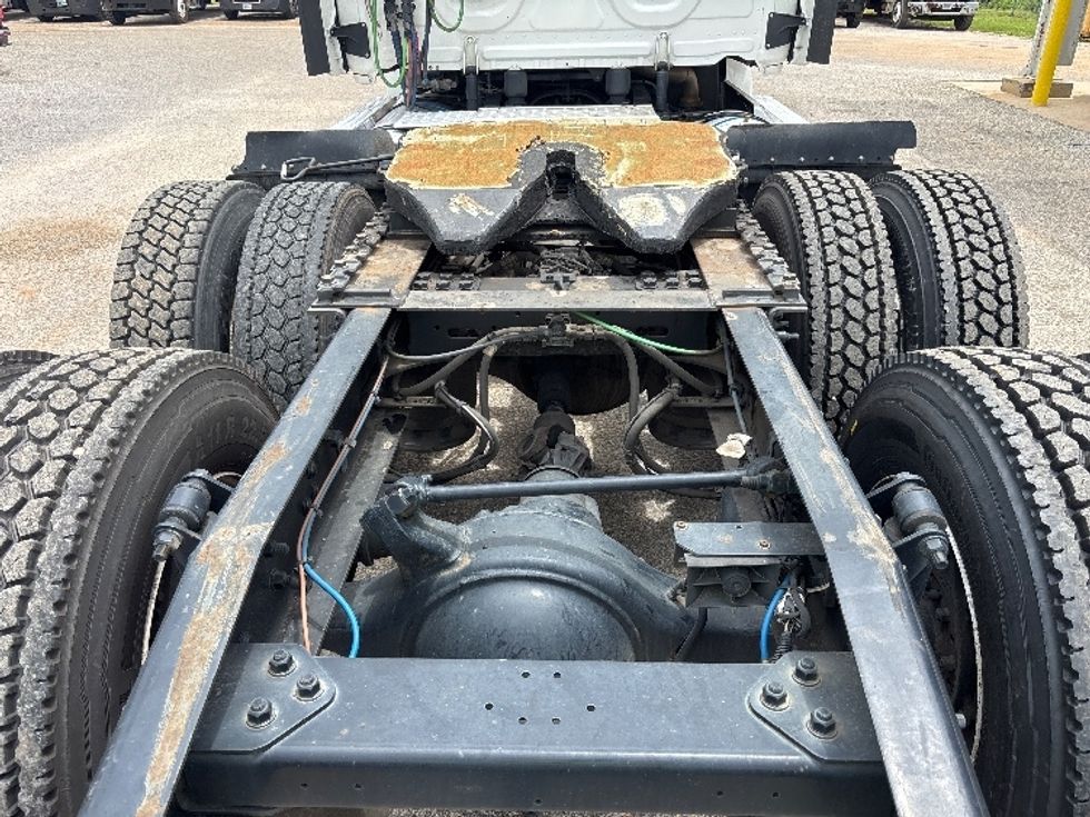 Day Cab Tractor-Heavy Duty Tractors-Freightliner-2021-T12664ST-Pensacola-FL-577,611\n\t\tmiles-$ 41,000 - Image 5
