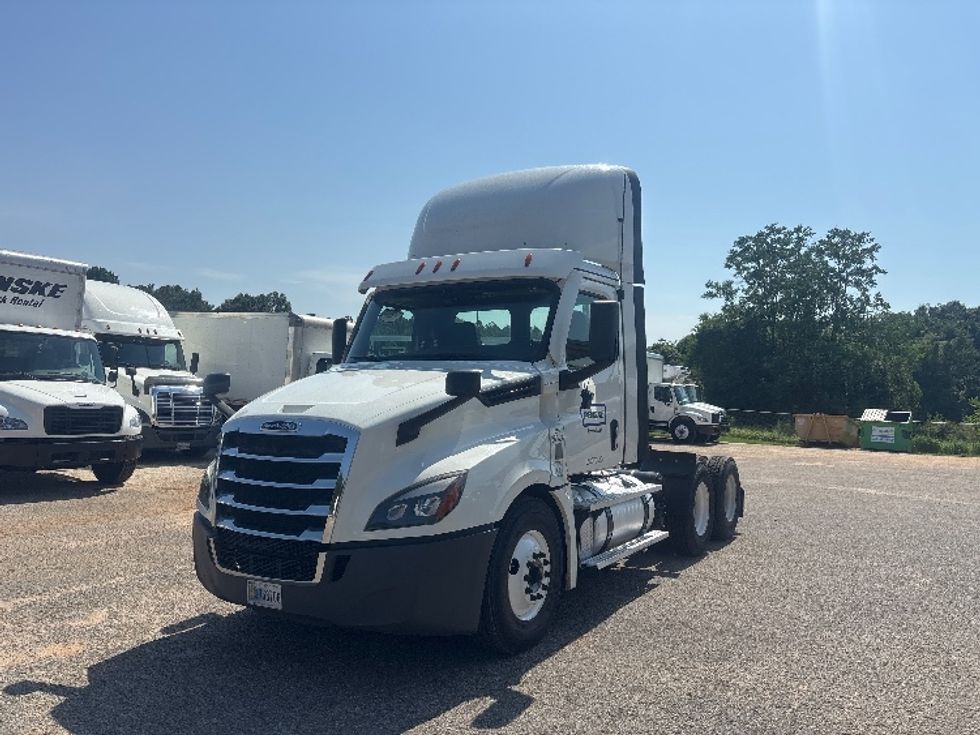 Day Cab Tractor-Heavy Duty Tractors-Freightliner-2021-T12664ST-Pensacola-FL-586,550\n\t\tmiles-$ 40,000 - Image 3