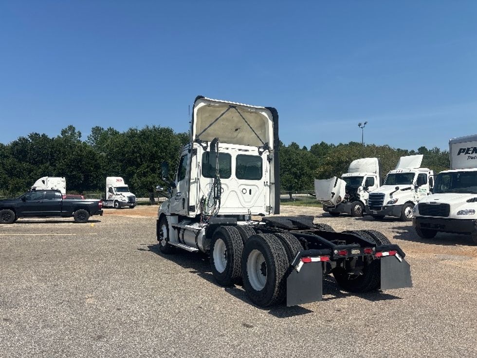 Day Cab Tractor-Heavy Duty Tractors-Freightliner-2021-T12664ST-Pensacola-FL-586,550\n\t\tmiles-$ 40,000 - Image 5