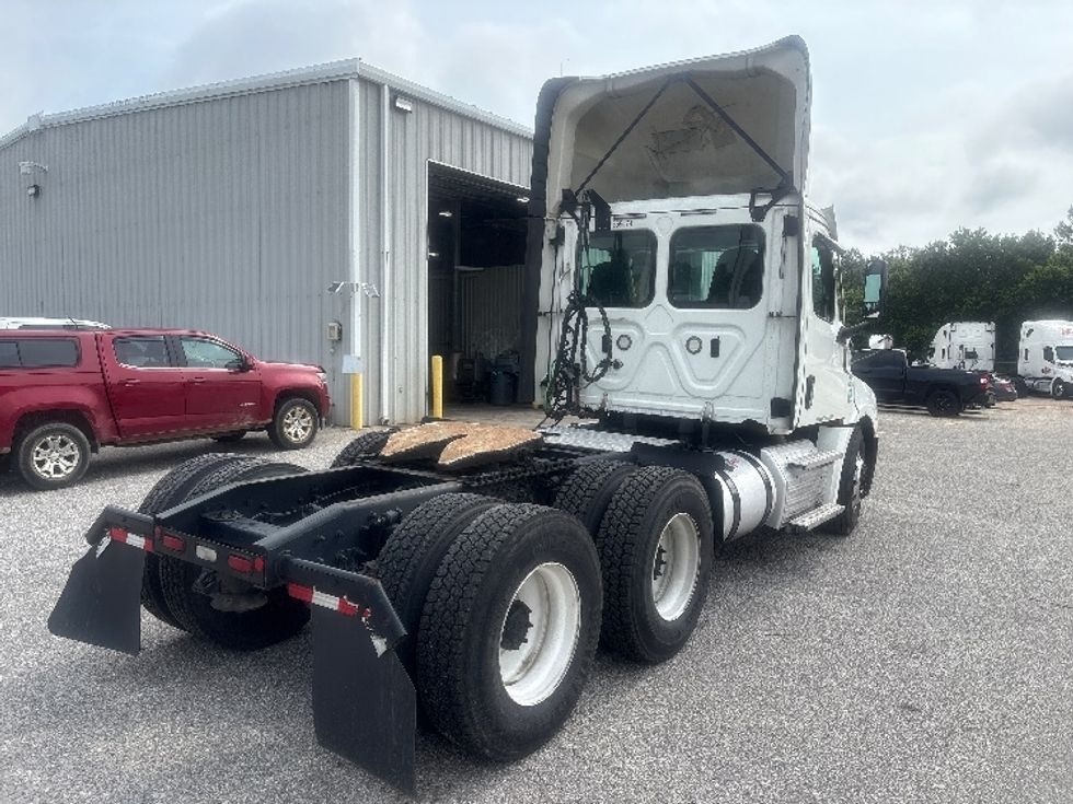 Day Cab Tractor-Heavy Duty Tractors-Freightliner-2021-T12664ST-Pensacola-FL-590,057\n\t\tmiles-$ 39,500 - Image 7