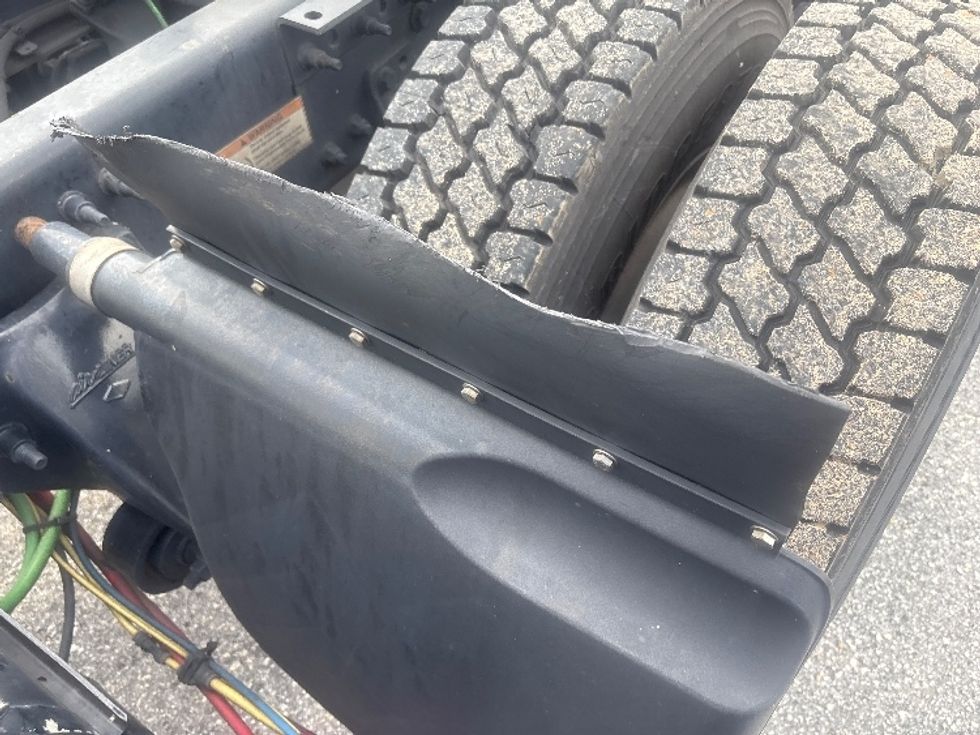 Day Cab Tractor-Heavy Duty Tractors-Freightliner-2021-T12664ST-Pensacola-FL-606,777\n\t\tmiles-$ 37,750 - Image 17