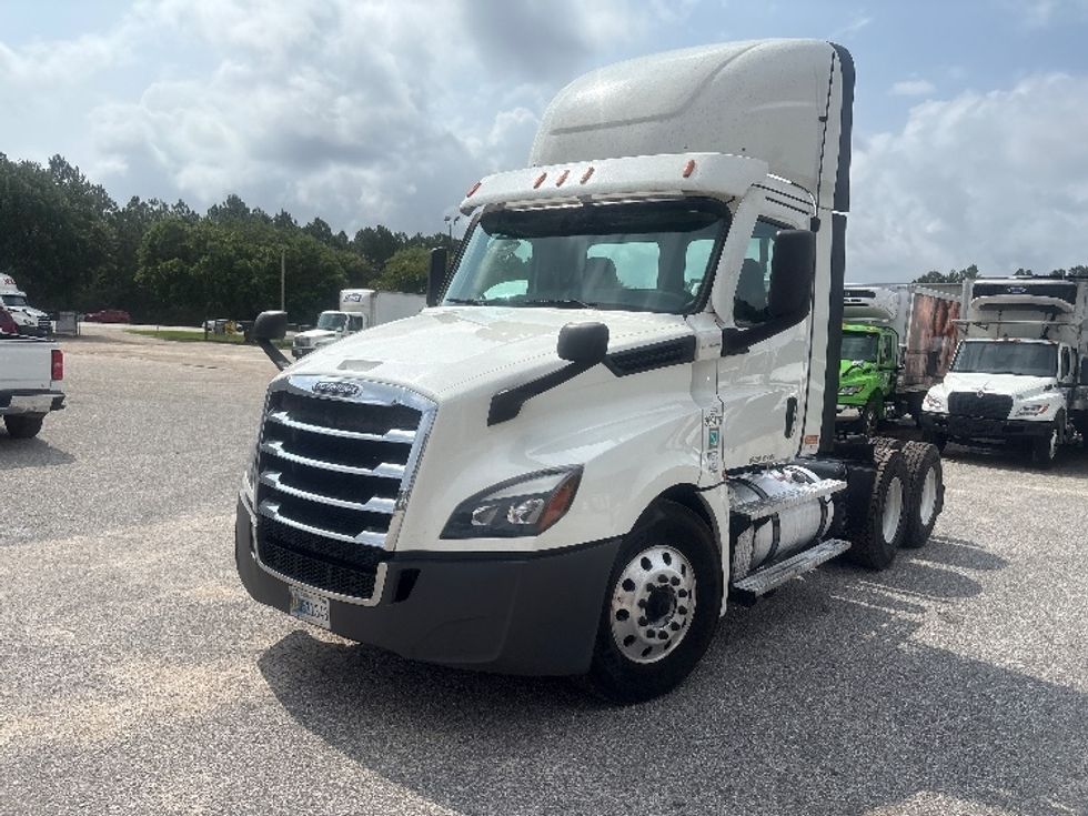 Day Cab Tractor-Heavy Duty Tractors-Freightliner-2021-T12664ST-Pensacola-FL-606,777\n\t\tmiles-$ 37,750 - Image 3