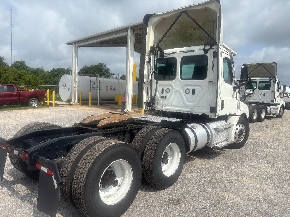 Day Cab Tractor-Heavy Duty Tractors-Freightliner-2021-T12664ST-Pensacola-FL-606,777\n\t\tmiles-$ 37,750 - Image 7
