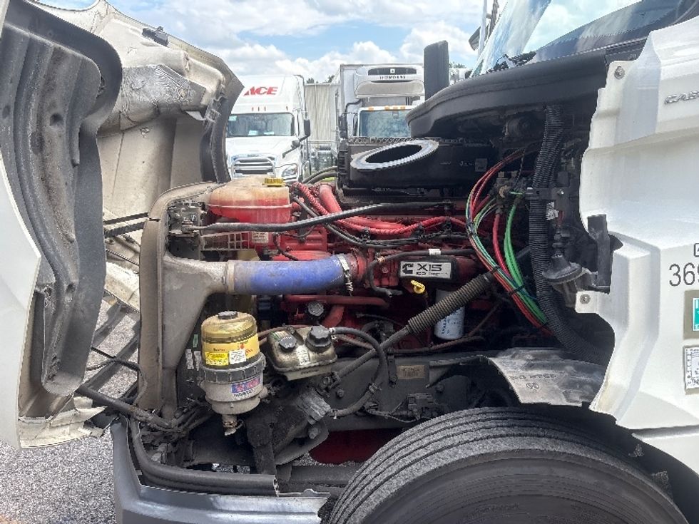 Day Cab Tractor-Heavy Duty Tractors-Freightliner-2021-T12664ST-Pensacola-FL-610,732\n\t\tmiles-$ 37,500 - Image 14