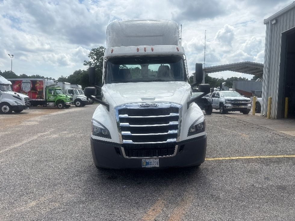Day Cab Tractor-Heavy Duty Tractors-Freightliner-2021-T12664ST-Pensacola-FL-610,732\n\t\tmiles-$ 37,500 - Image 2