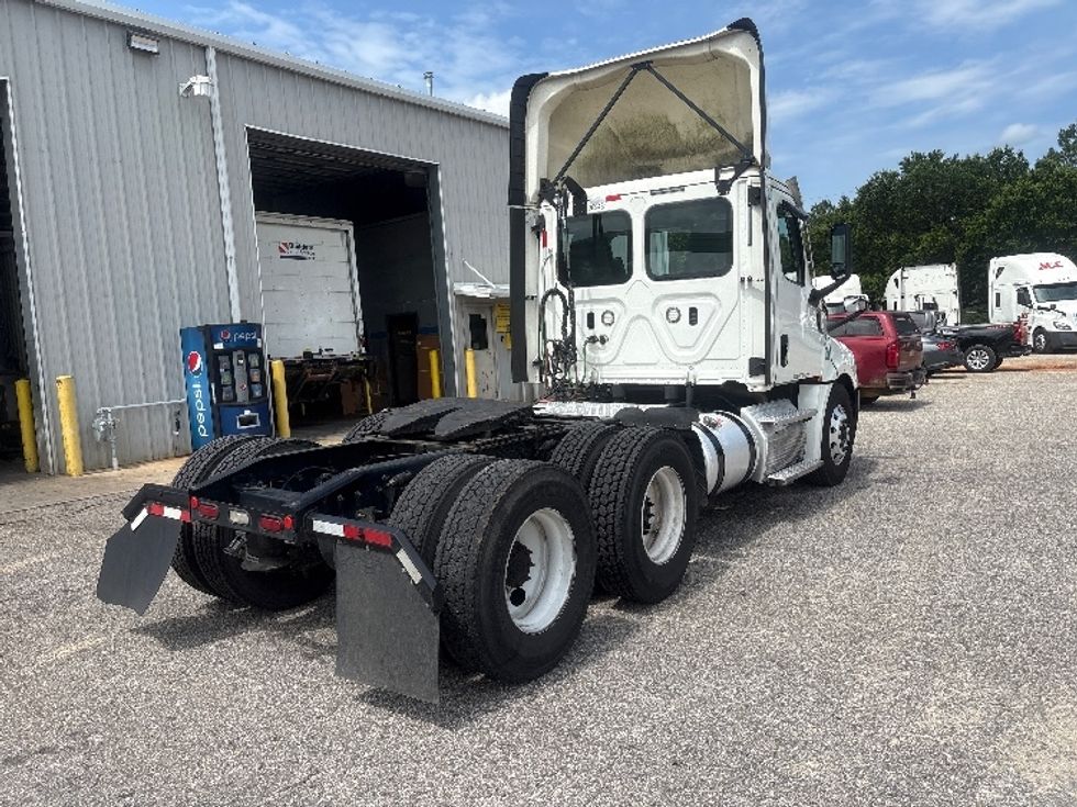 Day Cab Tractor-Heavy Duty Tractors-Freightliner-2021-T12664ST-Pensacola-FL-610,732\n\t\tmiles-$ 37,500 - Image 7