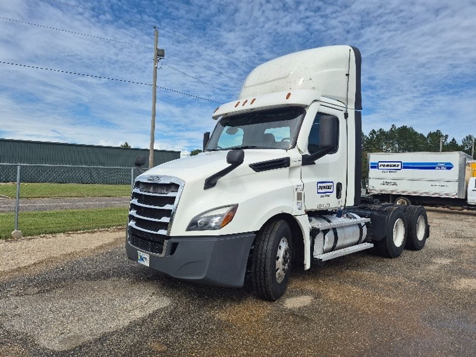 Day Cab Tractor-Heavy Duty Tractors-Freightliner-2021-T12664ST-Pensacola-FL-637,871\n\t\tmiles-$ 38,500 - Image 3