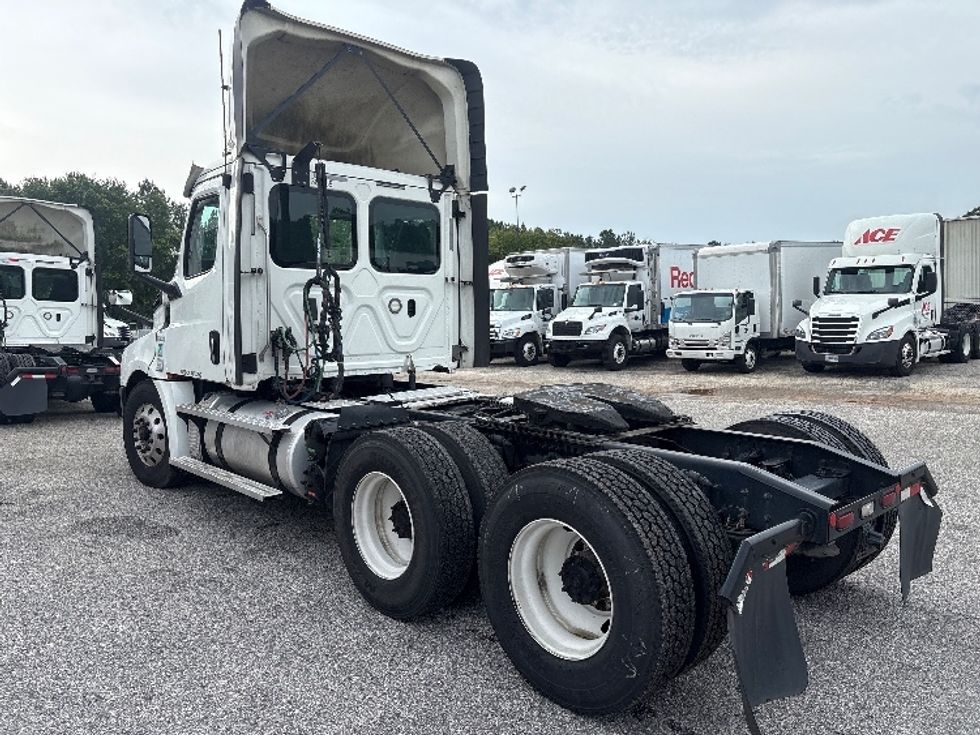 Day Cab Tractor-Heavy Duty Tractors-Freightliner-2021-T12664ST-Pensacola-FL-647,390\n\t\tmiles-$ 33,750 - Image 5