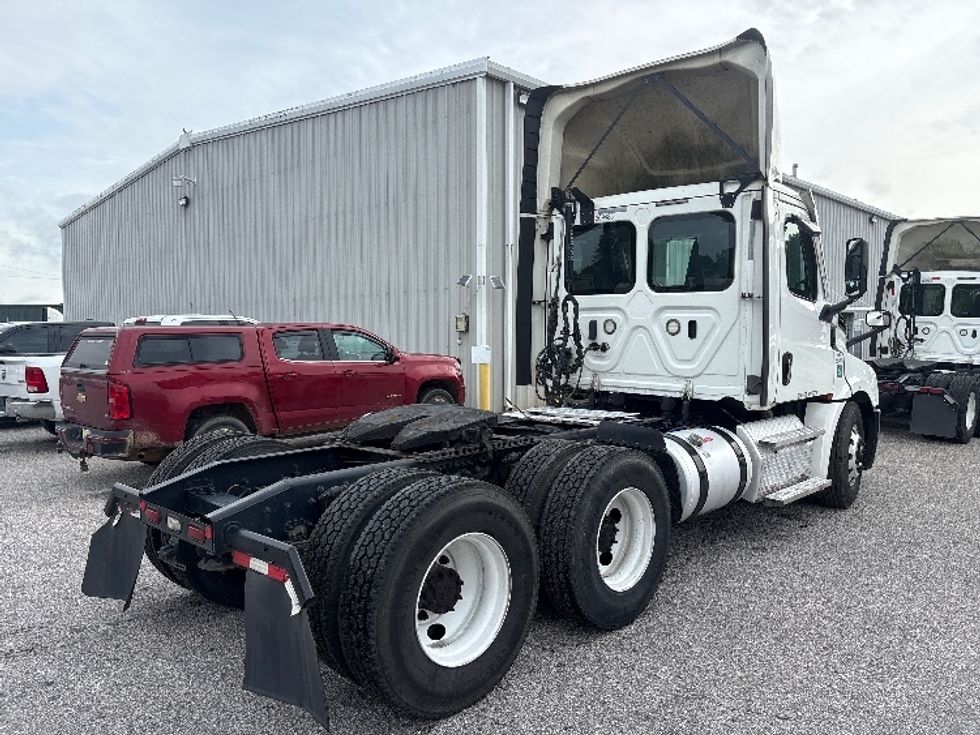 Day Cab Tractor-Heavy Duty Tractors-Freightliner-2021-T12664ST-Pensacola-FL-647,390\n\t\tmiles-$ 33,750 - Image 7