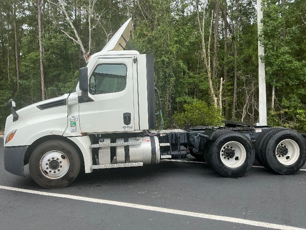 Day Cab Tractor-Heavy Duty Tractors-Freightliner-2021-T12664ST-Pensacola-FL-649,924\n\t\tmiles-$ 32,750 - Image 4