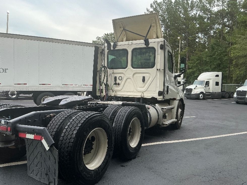 Day Cab Tractor-Heavy Duty Tractors-Freightliner-2021-T12664ST-Pensacola-FL-649,924\n\t\tmiles-$ 32,750 - Image 7