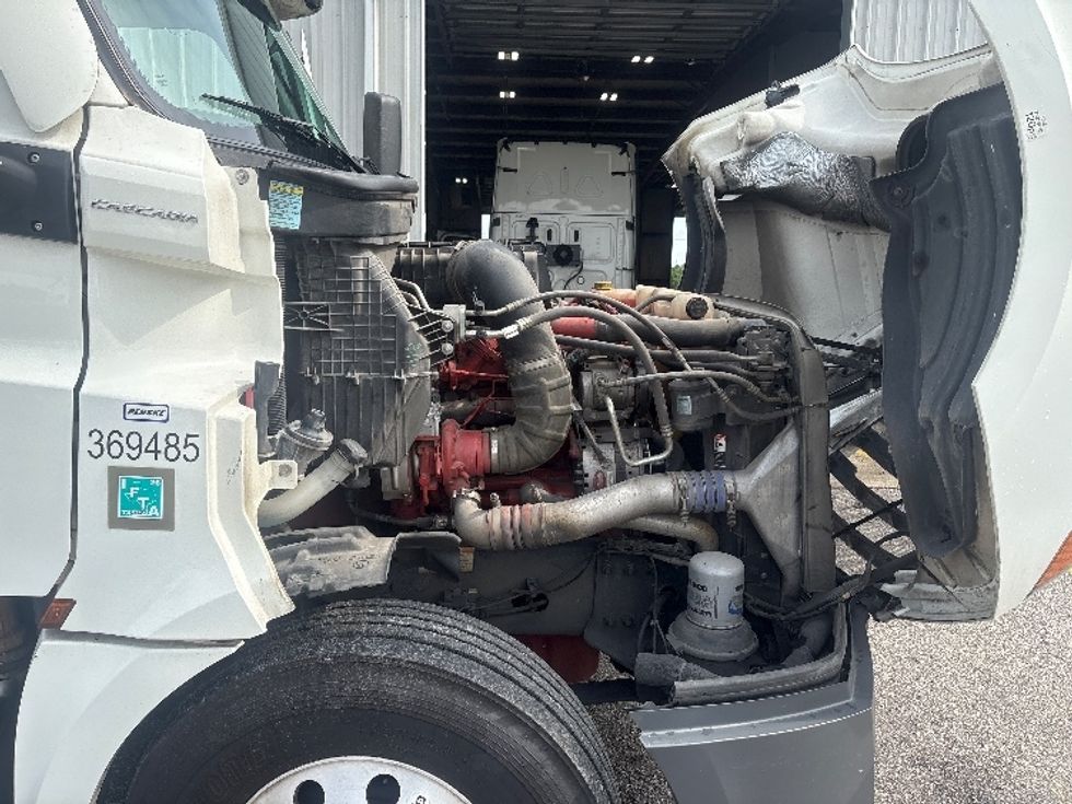 Day Cab Tractor-Heavy Duty Tractors-Freightliner-2021-T12664ST-Pensacola-FL-674,289\n\t\tmiles-$ 30,750 - Image 15