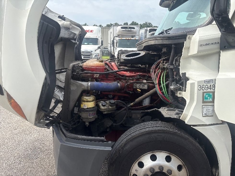 Day Cab Tractor-Heavy Duty Tractors-Freightliner-2021-T12664ST-Pensacola-FL-674,289\n\t\tmiles-$ 30,750 - Image 16