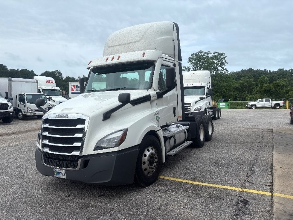 Day Cab Tractor-Heavy Duty Tractors-Freightliner-2021-T12664ST-Pensacola-FL-674,289\n\t\tmiles-$ 30,750 - Image 3
