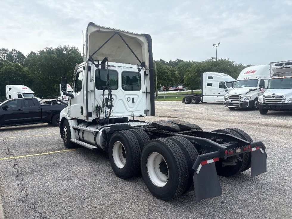 Day Cab Tractor-Heavy Duty Tractors-Freightliner-2021-T12664ST-Pensacola-FL-674,289\n\t\tmiles-$ 30,750 - Image 5