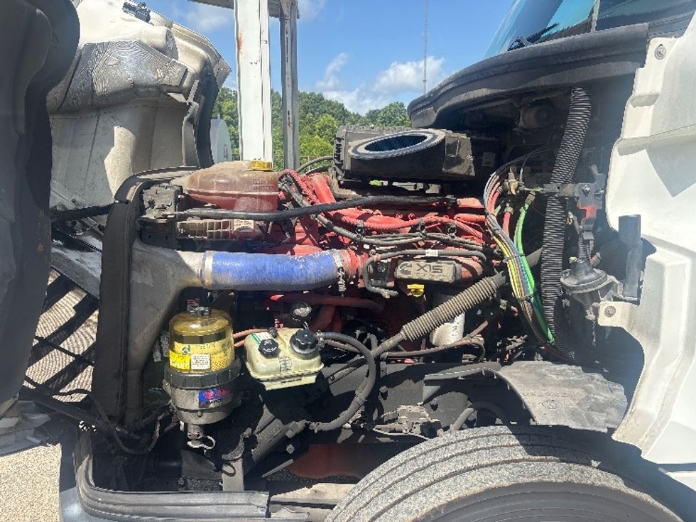 Day Cab Tractor-Heavy Duty Tractors-Freightliner-2021-T12664ST-Pensacola-FL-686,596\n\t\tmiles-$ 29,500 - Image 16